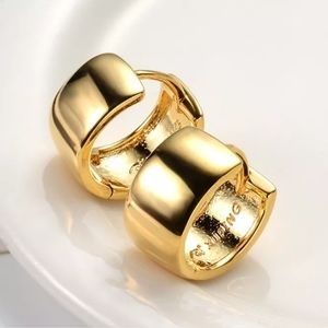 18K Yellow Gold Filled 7mm Hoops NWOT